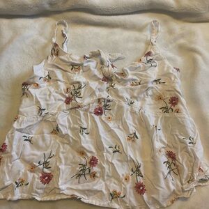 Hollister White Tie Front Sleeveless Camisole